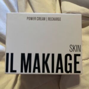 IL Makiage Power Cream